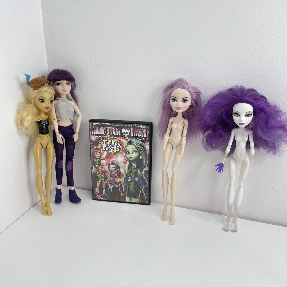 Monster High Dolls Bundle Spectra Dayna , Disney Descendants, Movie,
